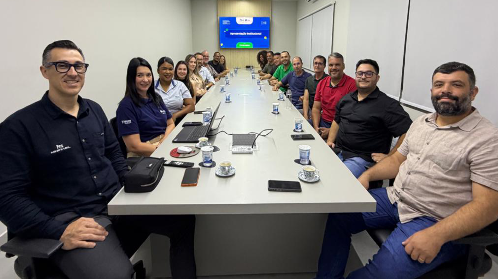 Diretores das ACIP/CDL recebem empresários de Serra do Salitre e fortalecem parcerias regionais